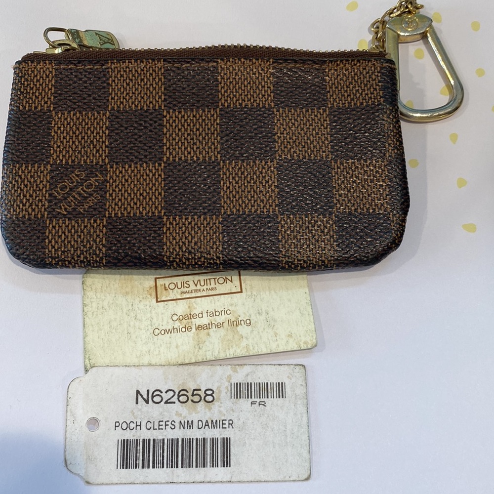 Authentic Louis Vuitton key pouch - Picture 7 of 8